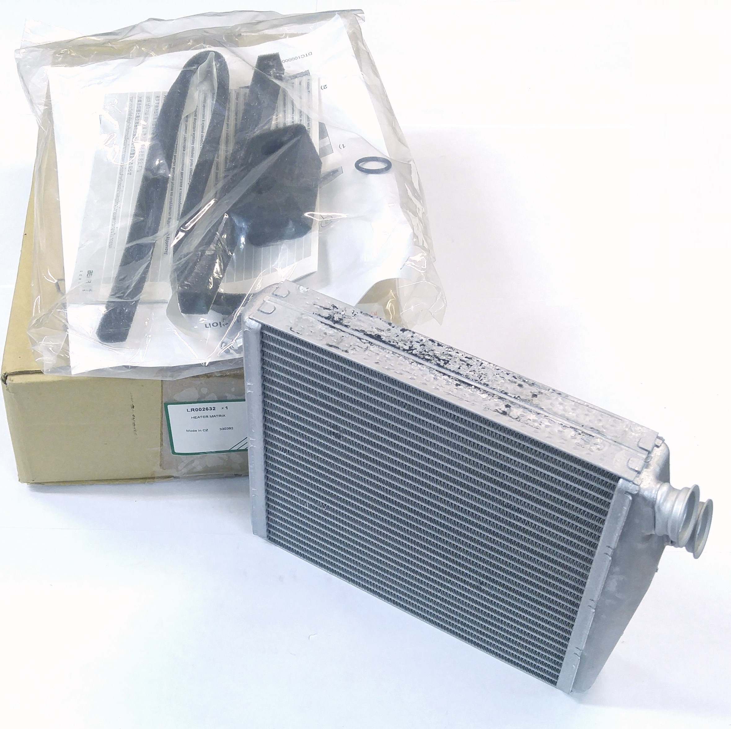 Радиатор печки FR2/DS/EVOQUE (LR002632||EUROSPARE)