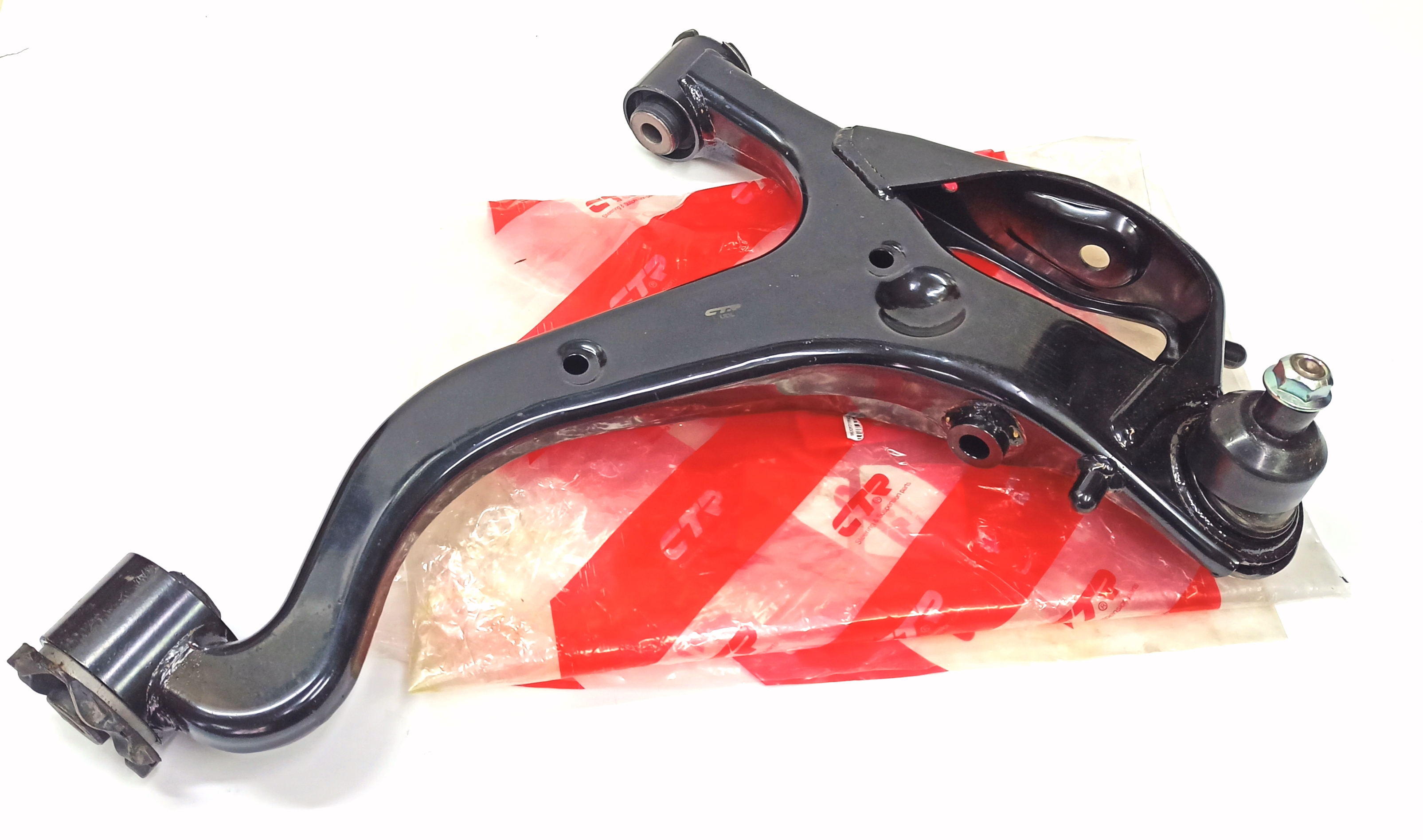 Рычаг передний нижний левый D4 (LR073369||CTR)