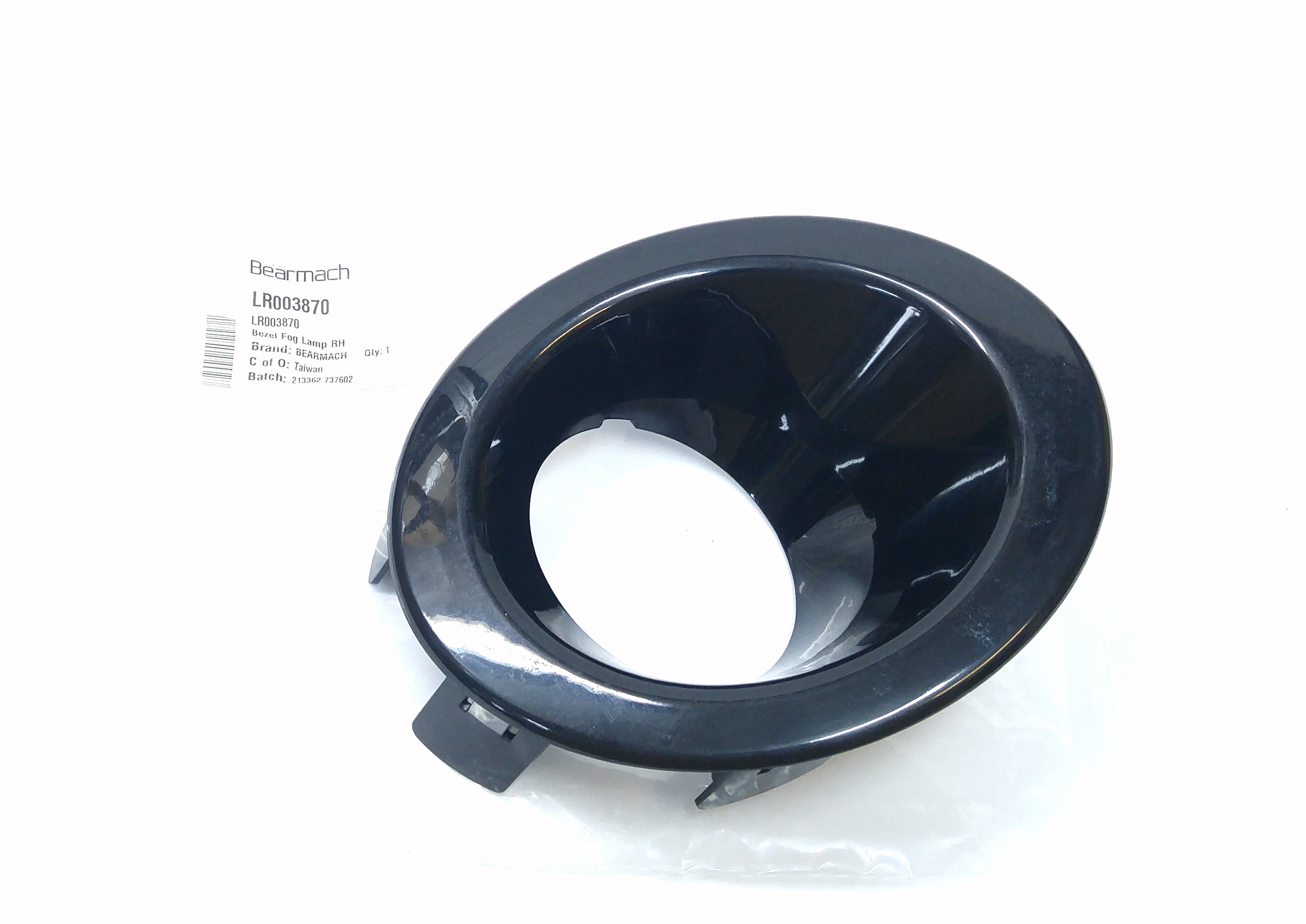 Облицовка противотуманки правая FR2 (LR003870||BEARMACH)