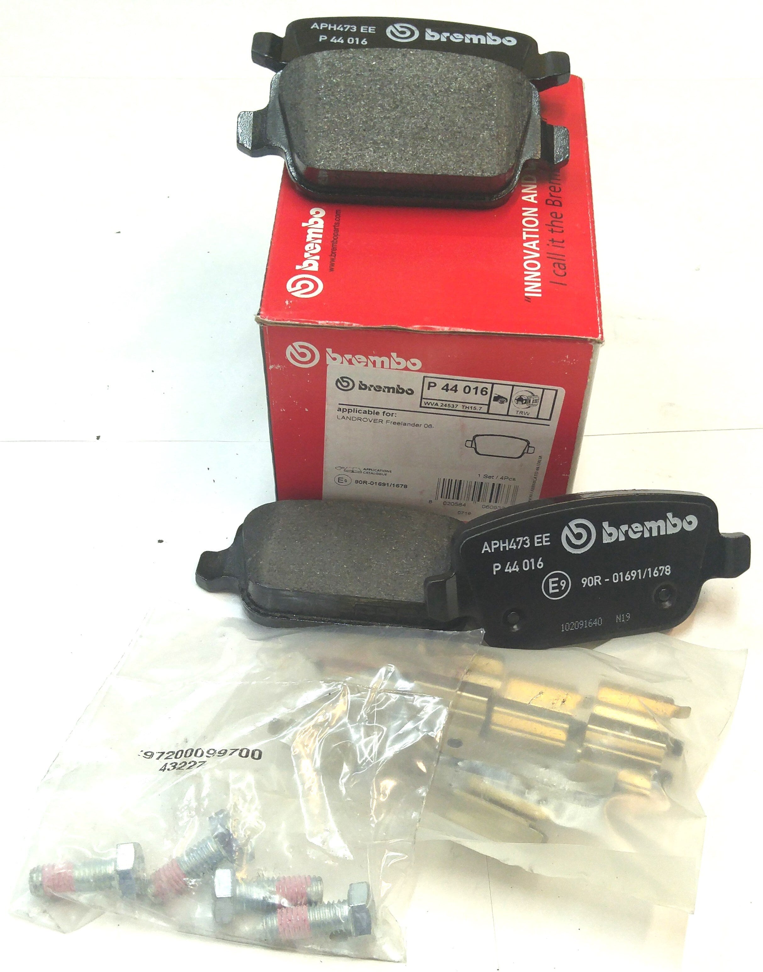 Колодки тормозные задние FR2 (LR023888||BREMBO)