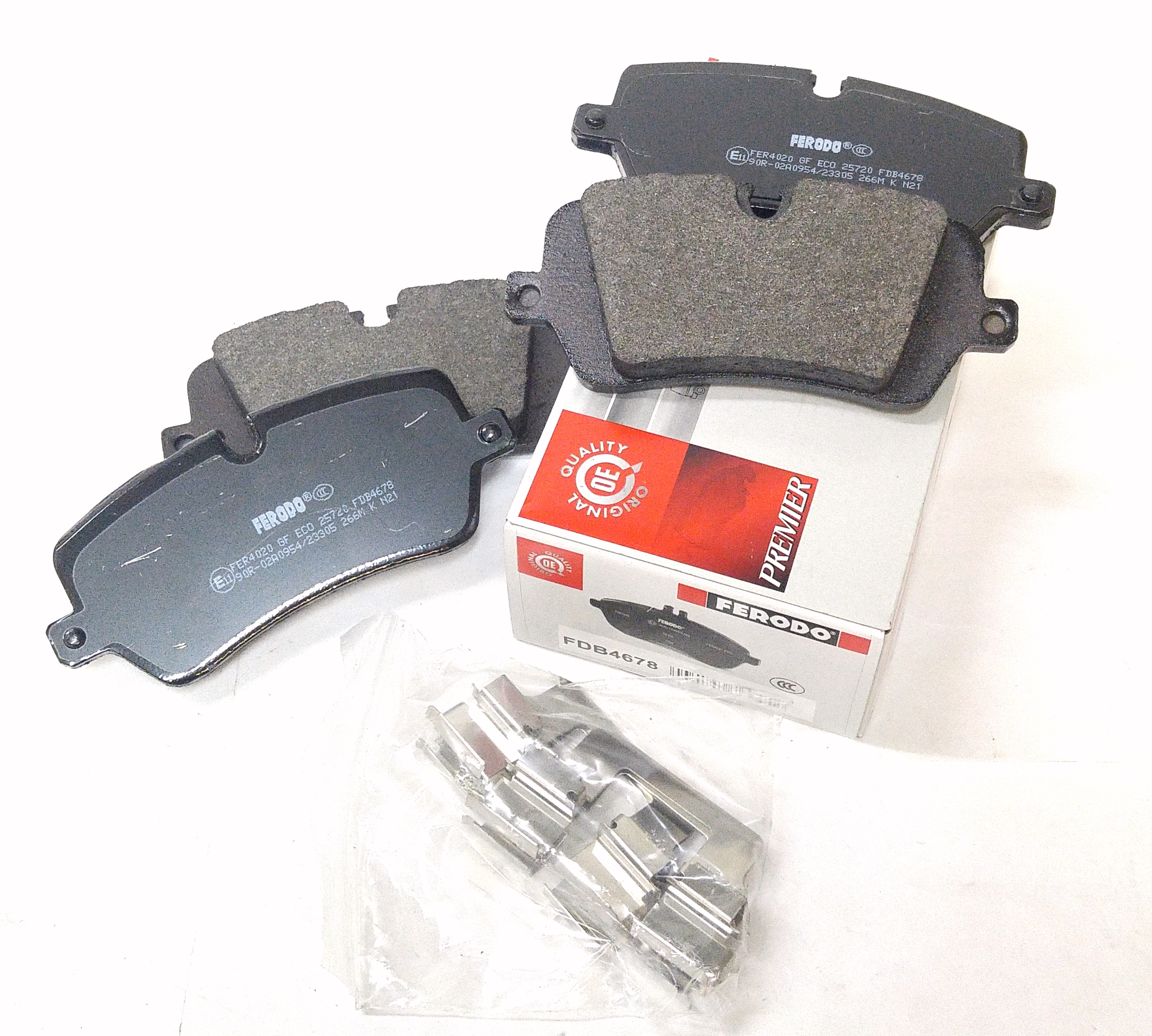 Колодки тормозные задние  RRN c 2013-/RRS 2014 - (LR079935||FERODO)